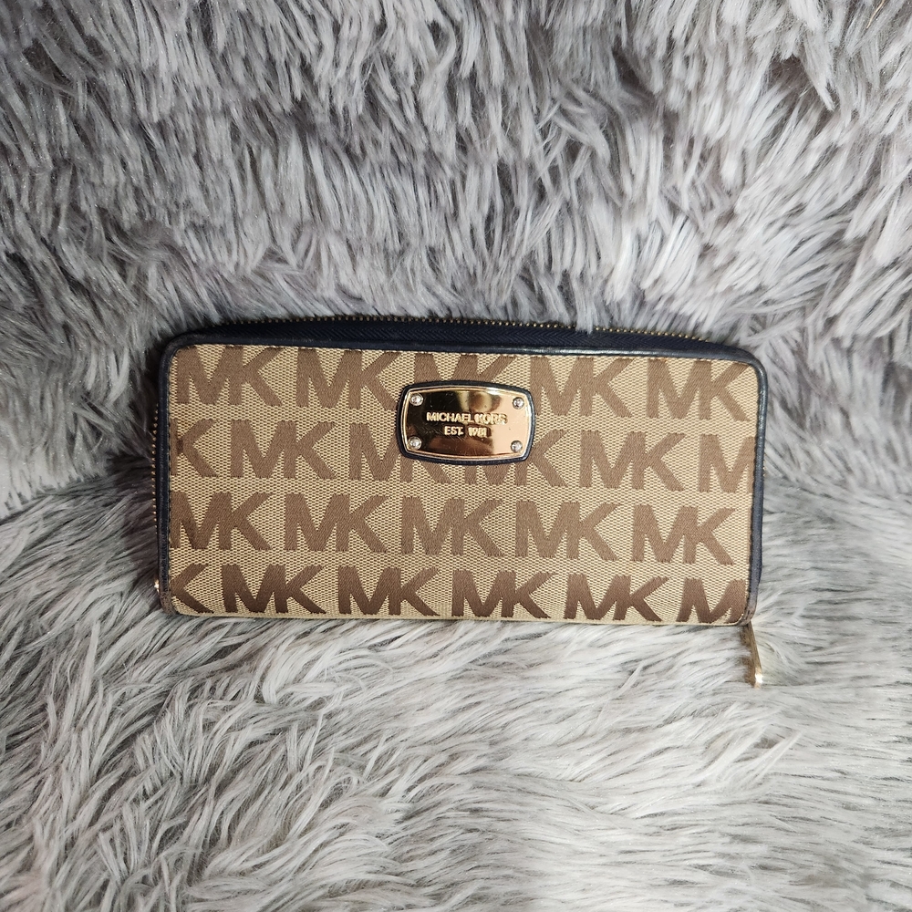 Michael Kors Brown Long Wallet EUC